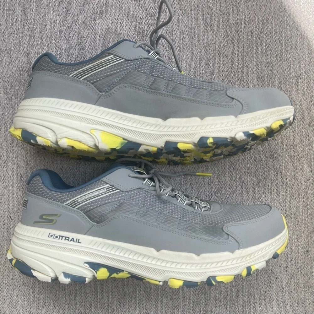 Sketchers Go Trail Altitude 2.0 Air Cooled Gogoa Mat Waterproof Running Hiking